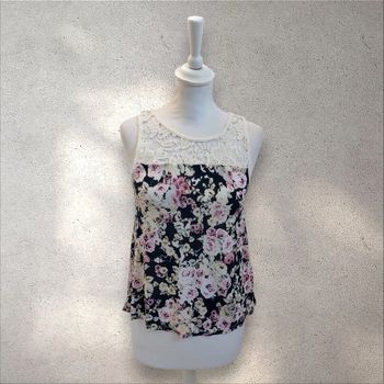 Débardeur motifs fleuris et dentelle taille S
