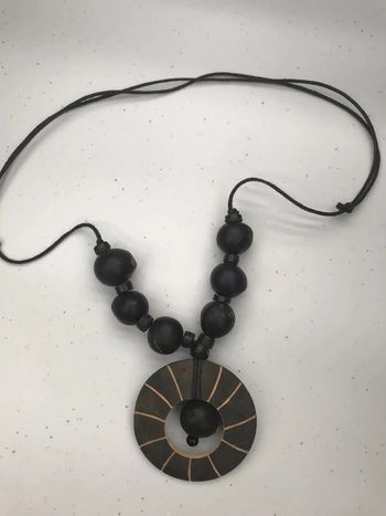 collier en bois