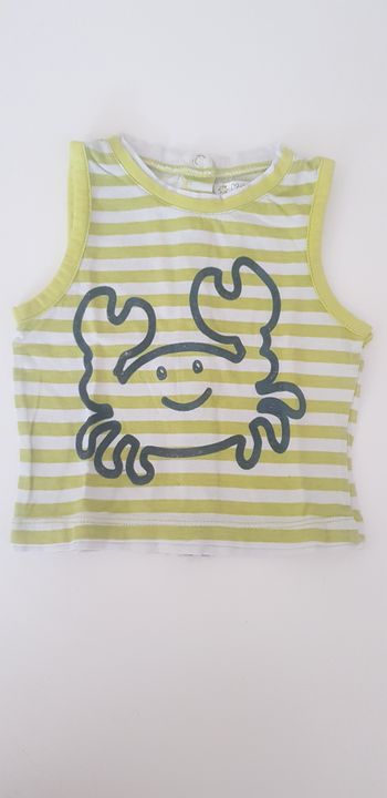 Débardeur vert et blanc.