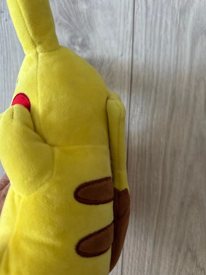 Peluche pikachu - photo numéro 4