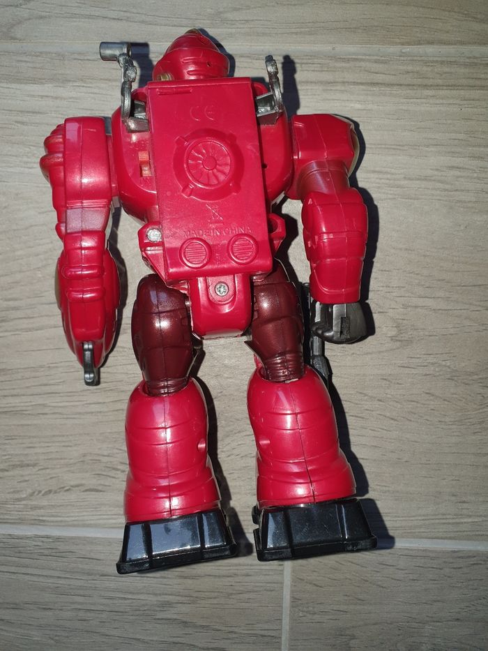 Robot jouet - photo numéro 2