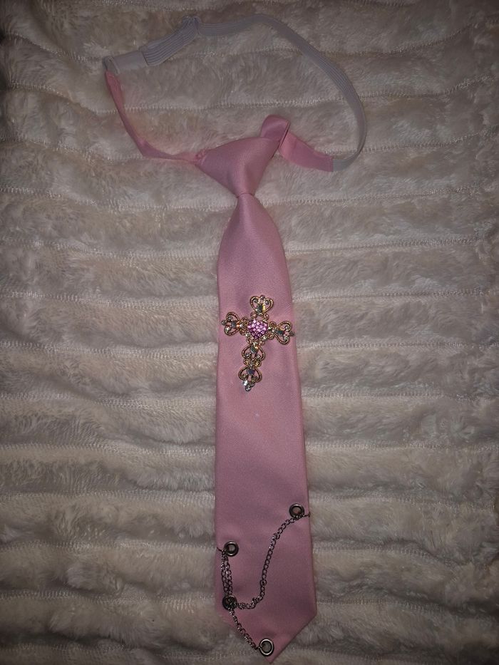 Cravate rose croix - photo numéro 8