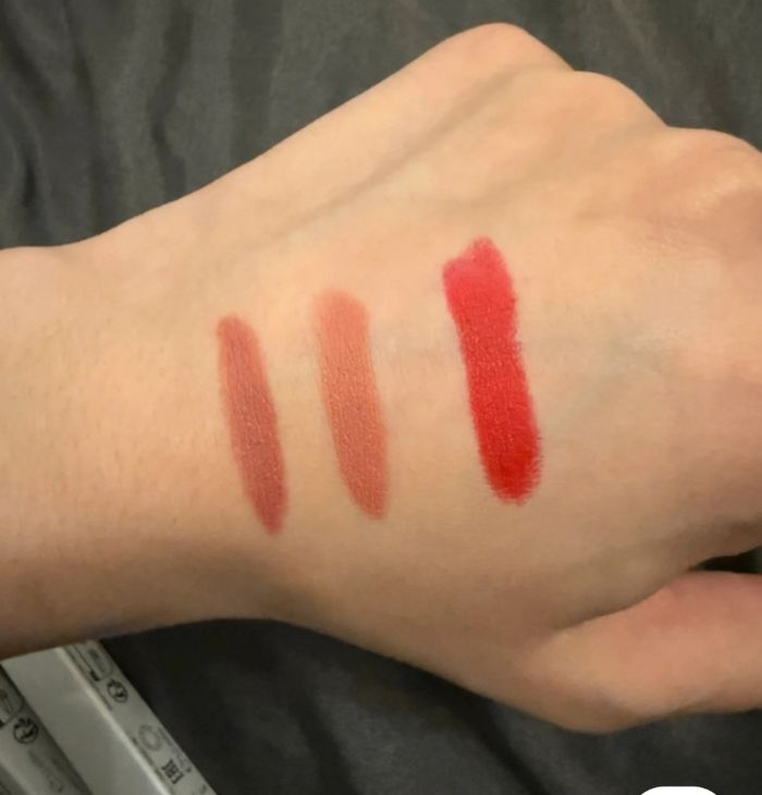 3 Rouge à lèvres  01 Pure Red

+   02 Rosy Nude+03 Berry Rose - photo numéro 4