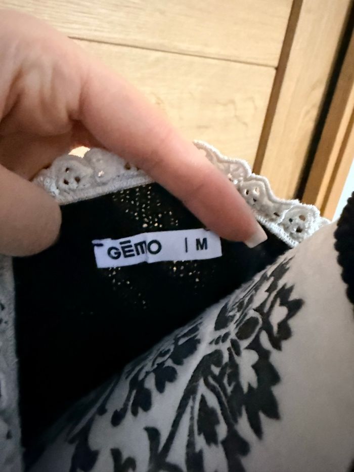 Pull noir - photo numéro 4