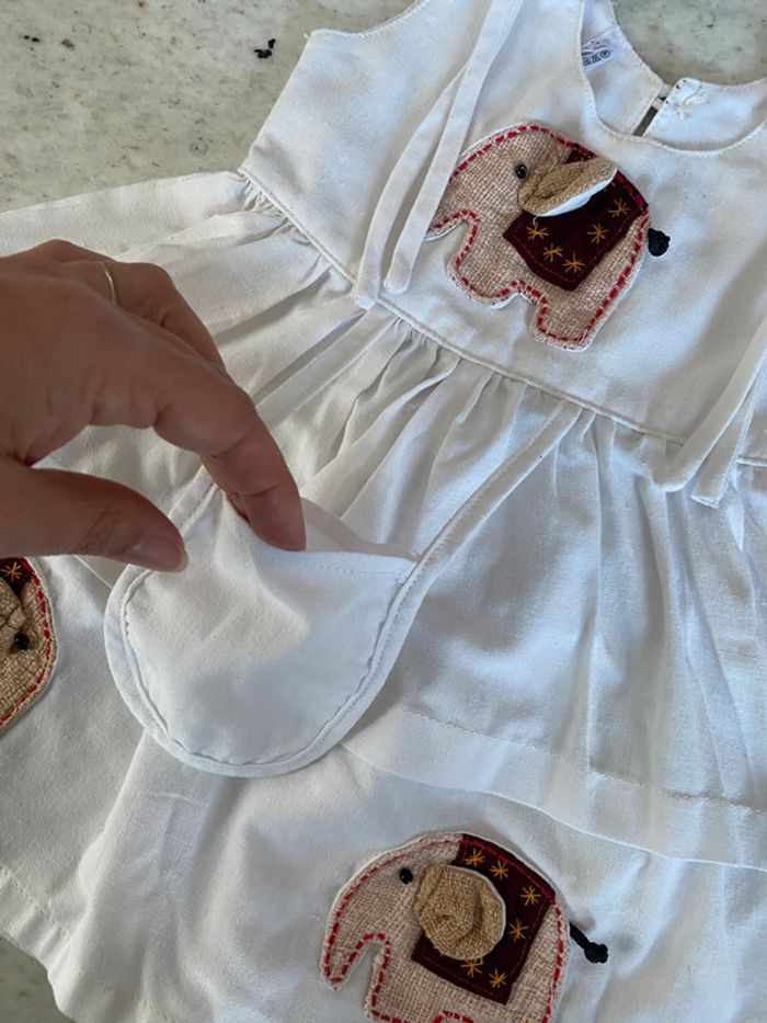 Jolie robe blanche brodée éléphant 1an - photo numéro 3