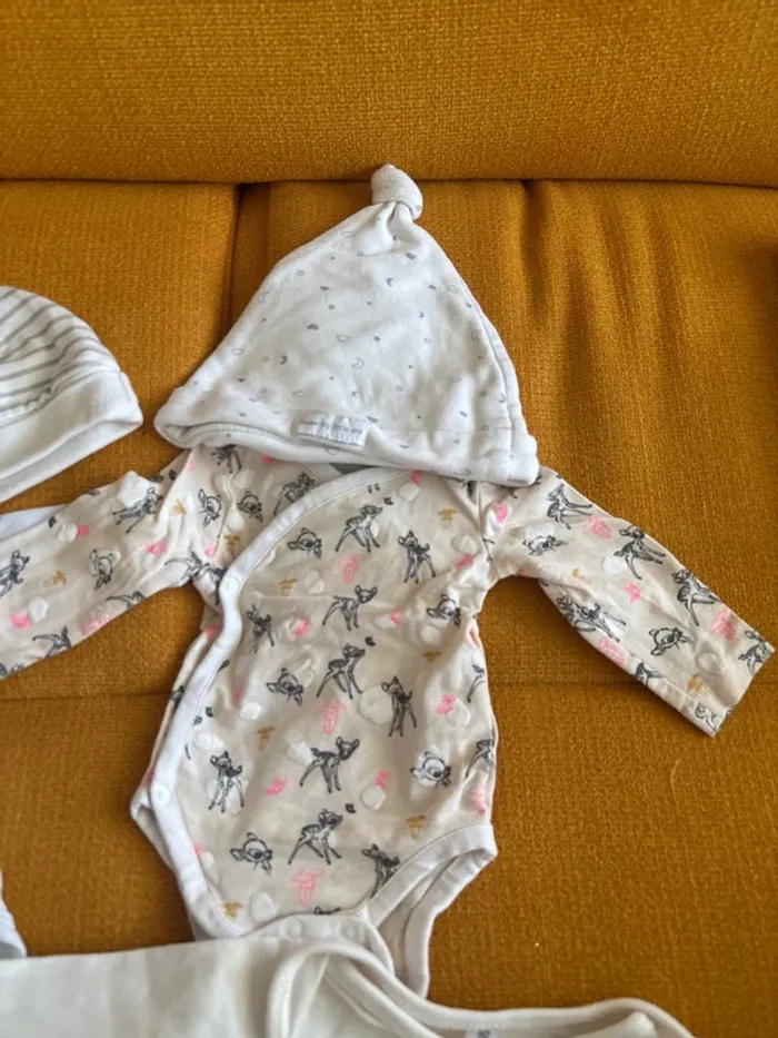 Lot de 4 bodies 1 mois - photo numéro 3