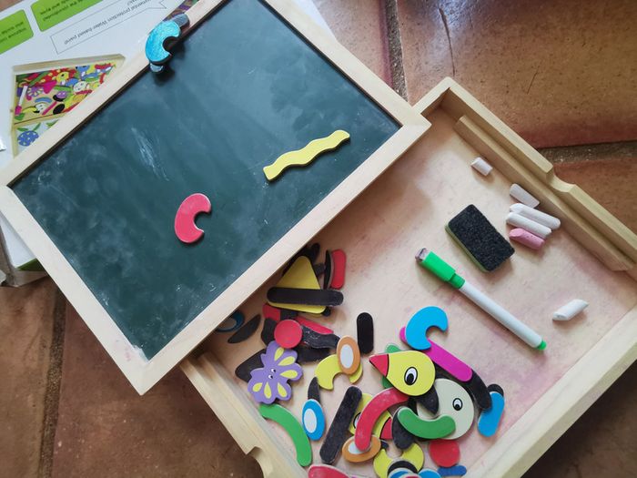 Jouet en bois Double-sided Magnetic Drawing Puzzle Board - photo numéro 2