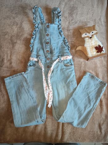 Très belle salopette neuve 7 ans
