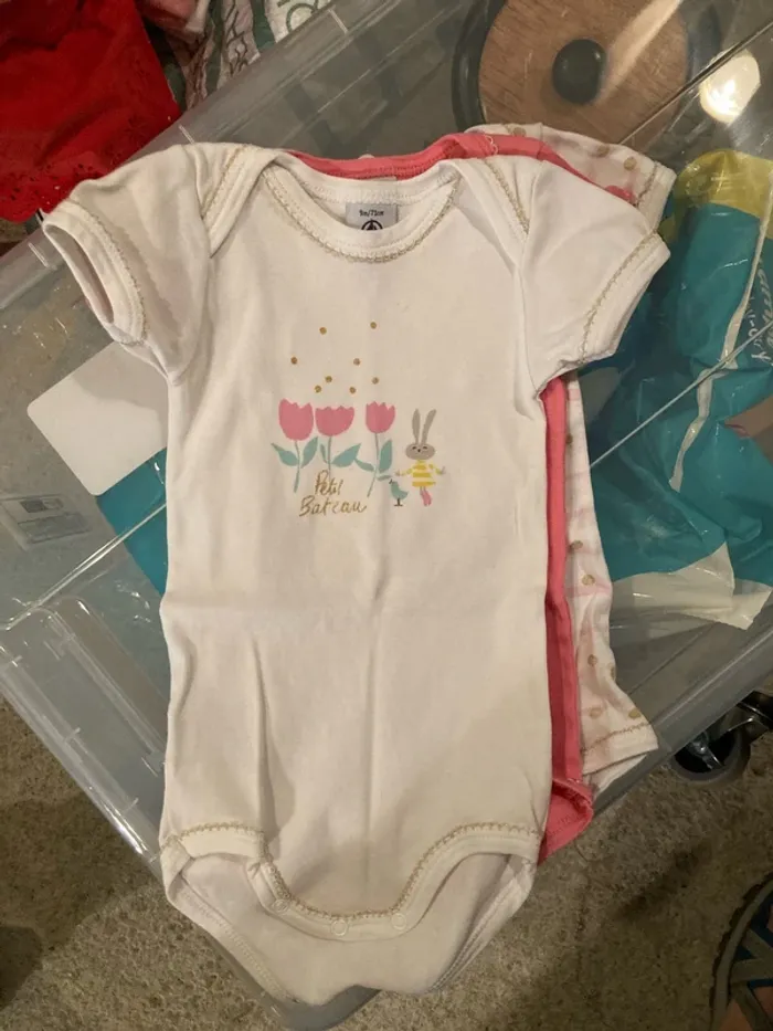 Lot de trois body, petit bateau 9 mois - photo numéro 4