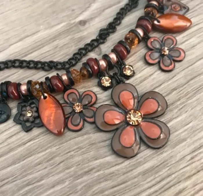 Collier verre fleur artisanal - photo numéro 2