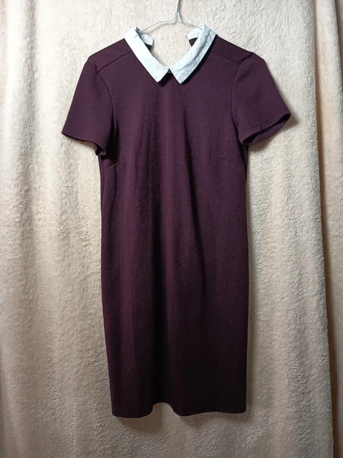 Robe manches courtes. Marque Stradivarius (A332)