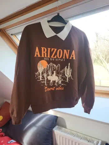 Pull fille avec col