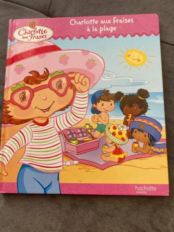 Livre charlotte aux fraises à la plage
