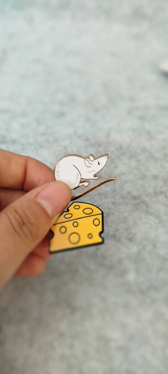 🍄 lot de 2 Pins souris et fromage - photo numéro 2