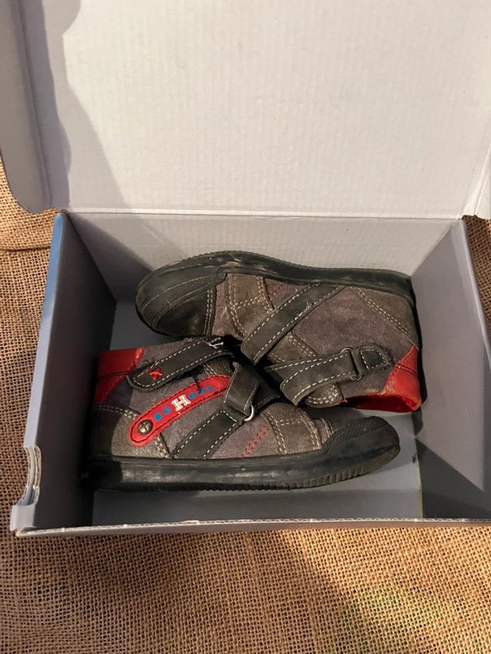 Jolie paire de bottines en cuir Orchestra T. 23 garçon TBE - photo numéro 2