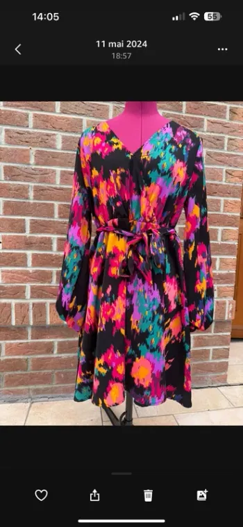 SHEIN Frenchy Robe ceinturée à imprimé à manches bouffantes
