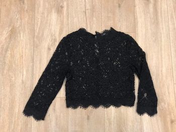 Top en dentelle noir