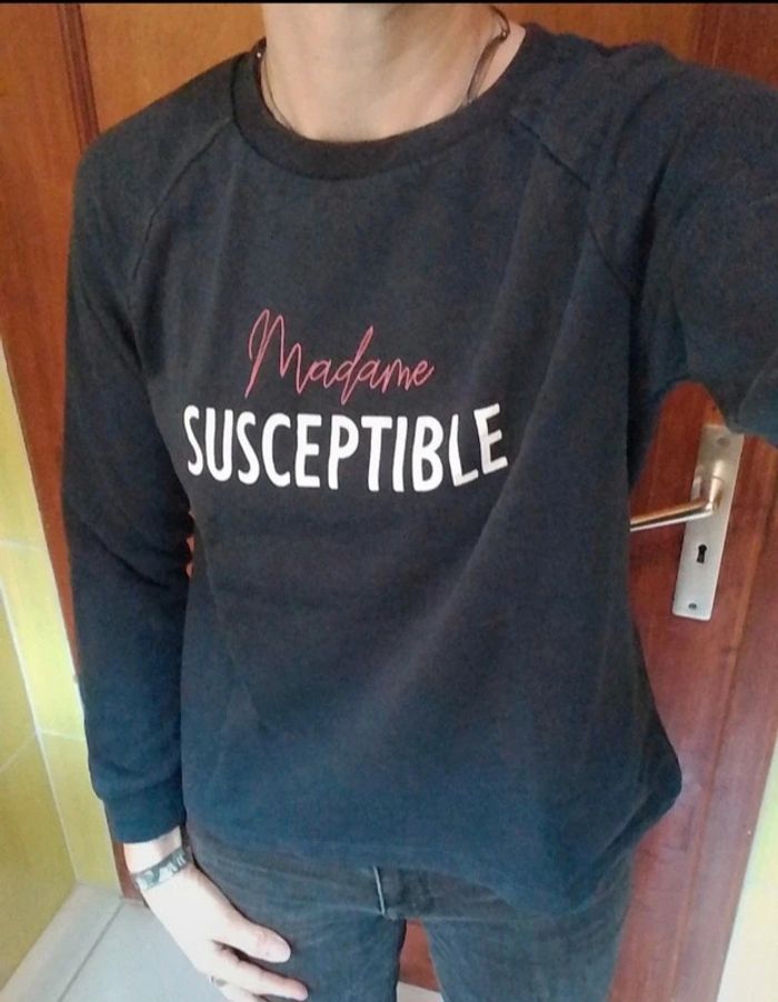 Sweat femme bleu marine Madame Susceptible - photo numéro 2