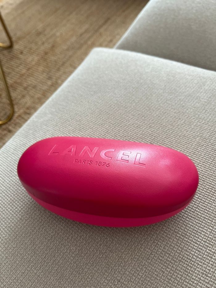 Boîtier à lunettes Lancel