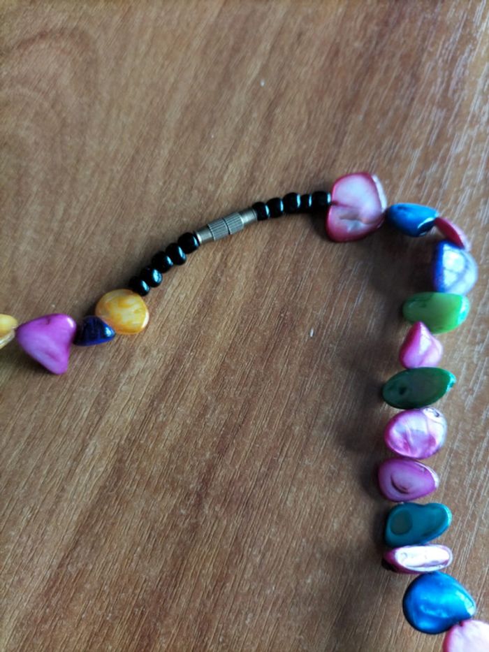 Collier ras de cou de perles nacrées multicolores 40cm de long - photo numéro 5