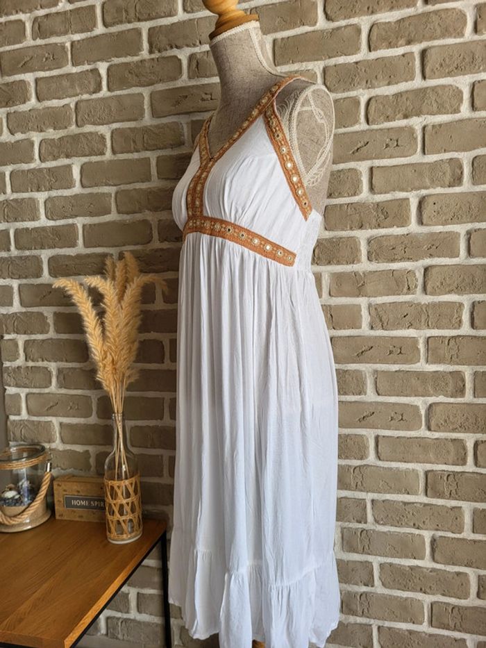 Robe neuve hippie chic bohème blanche avec broderies - Fashion Labelle - photo numéro 12