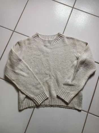 Pull fille beige crème légèrement pailleté doré