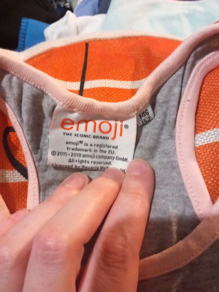 Top taille 146/152 11/12 ans - photo numéro 2