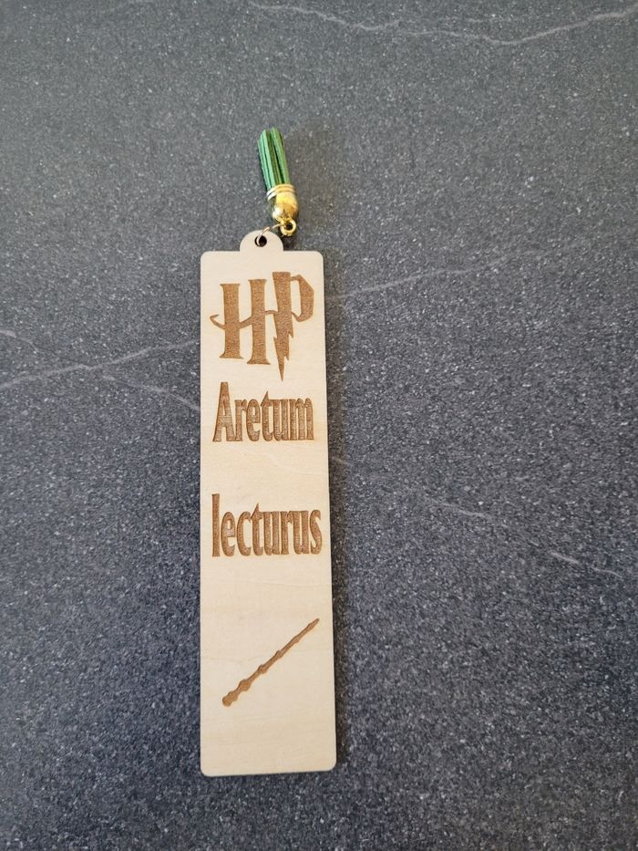 Marque page en bois harry Potter - photo numéro 2