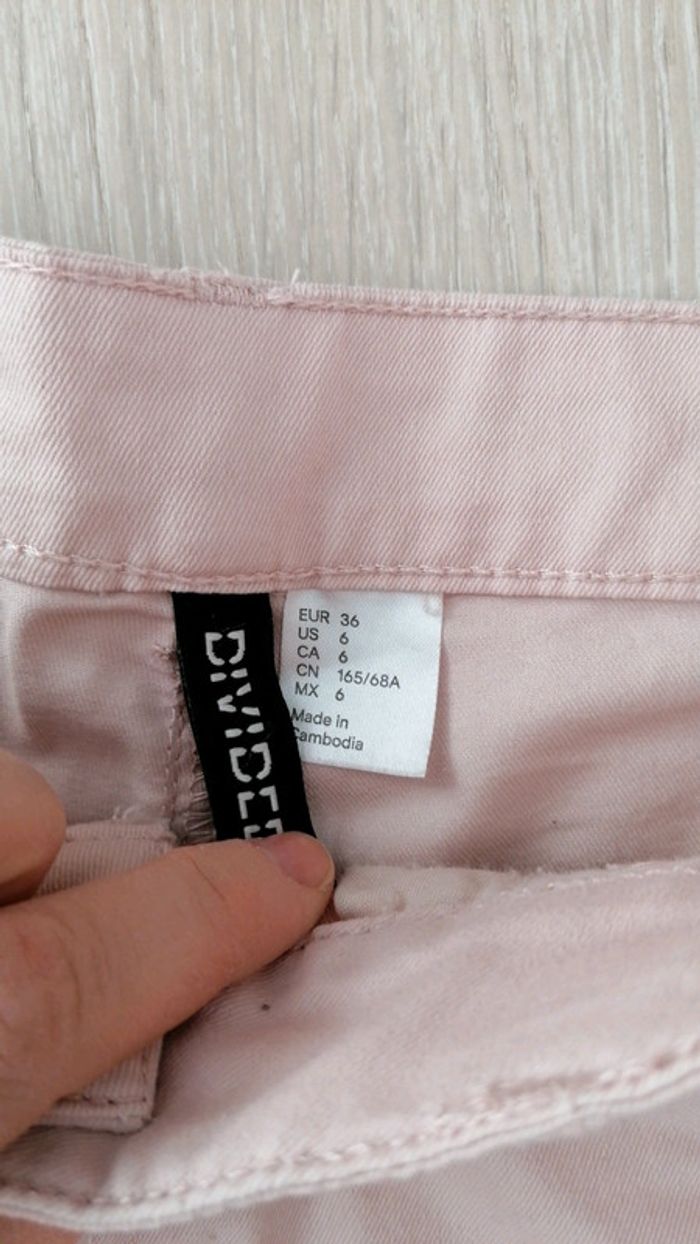 Short en jean rose pâle - photo numéro 2