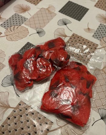 Pétale de rose rouge artificiel 