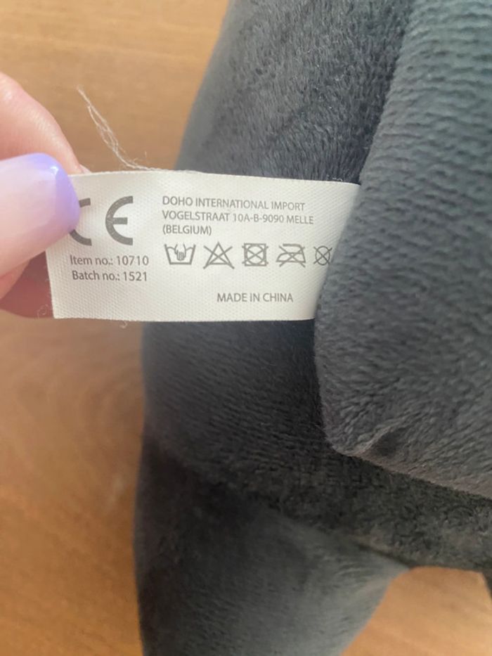 Peluche Among Us - Noir Avec Casquette de Capitaine - photo numéro 4