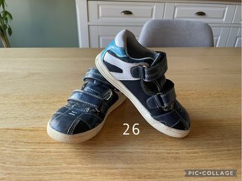 Chaussures garçon scratch taille 26