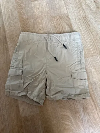 Short Primark taille 3/4 ans
