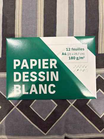 Pochette neuve de 12 papiers à dessin blanc
