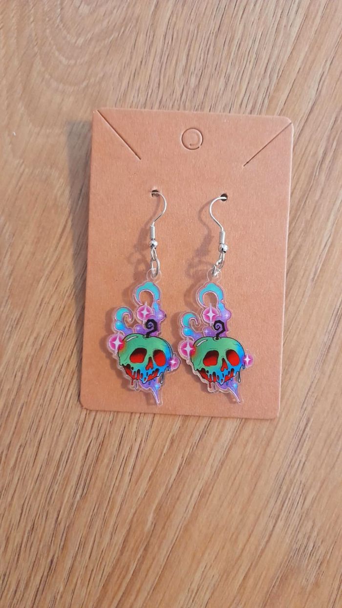 Boucles d'oreilles pomme empoisonnée - photo numéro 2