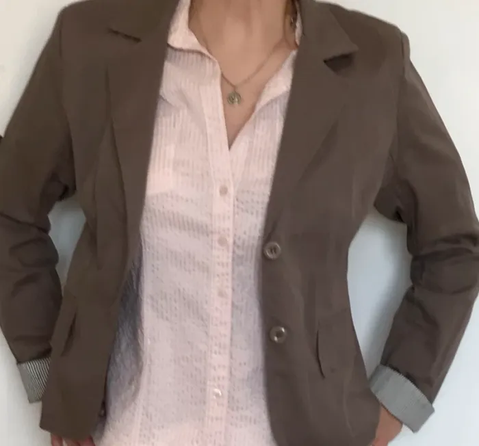 # belle veste Couleur marron, beau rendu !# - photo numéro 2