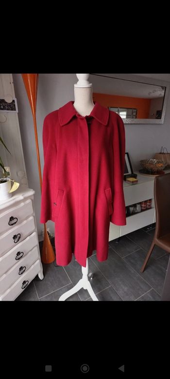 Manteau rouge Weill 
taille 48