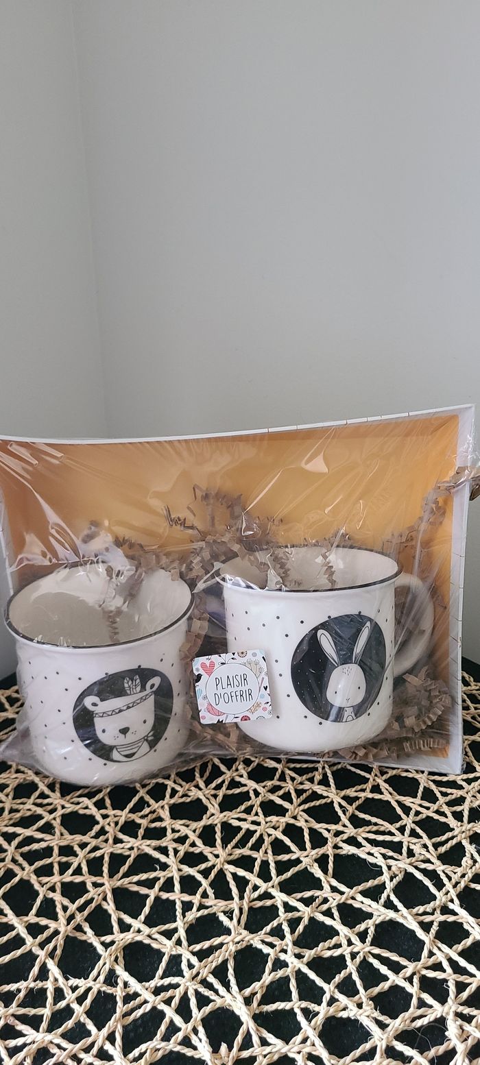 Lot de 2 tasses à café en porcelaine