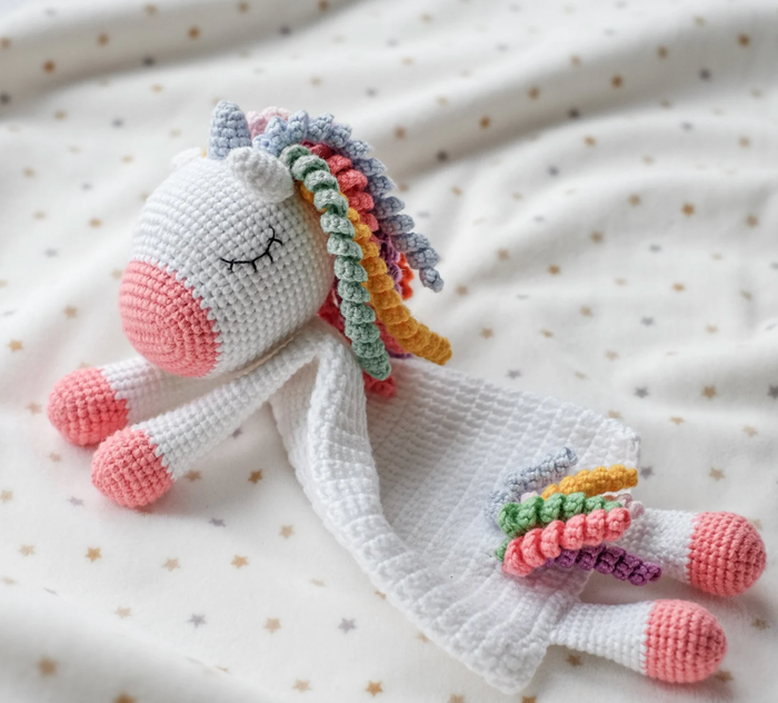 🦄 Doudou Licorne au crochet – Fait main avec amour (Orléans)