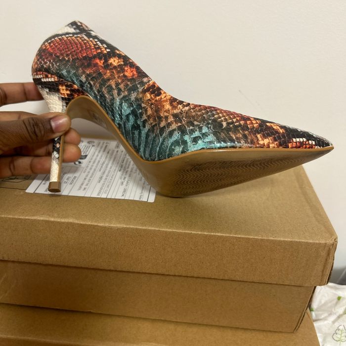 Des chaussures déjà porté en 2 fois et en très Bonne état - photo numéro 3
