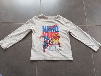 T-shirt Marvel taille 4 ans