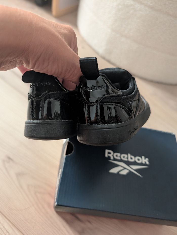 Baskets Reebok pointure 22 Neuves - photo numéro 3