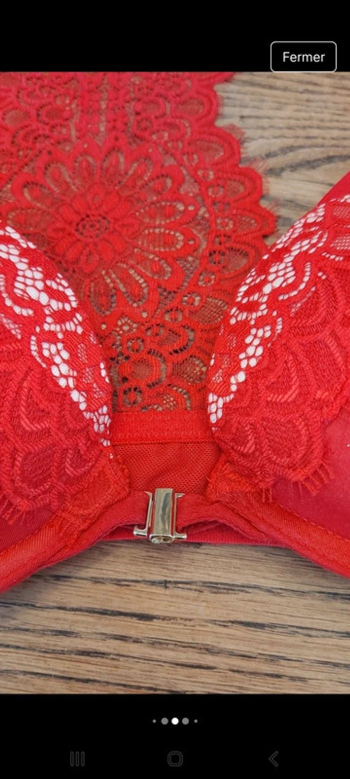 Soutien gorge rouge  Hunkemöller fr 85A - photo numéro 14