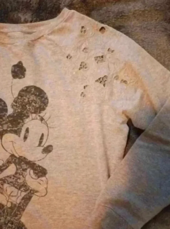 Sweat  minnie  disney  taille L - photo numéro 2