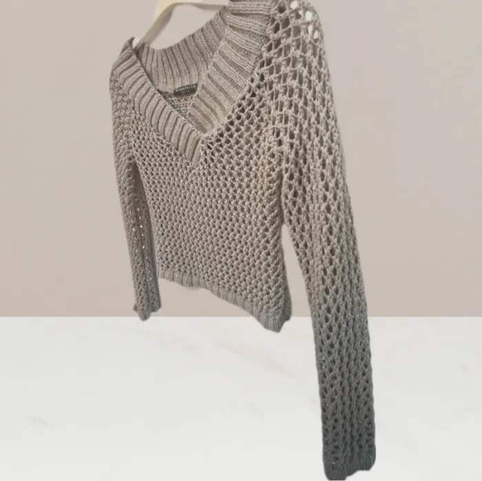 Pull col V à troues kaki - Zingarella - taille XS - photo numéro 2
