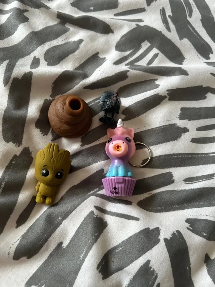 Figurines
