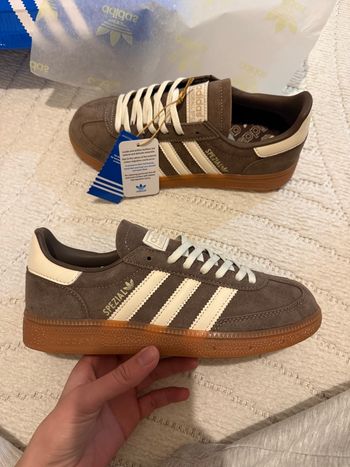 Adidas marron