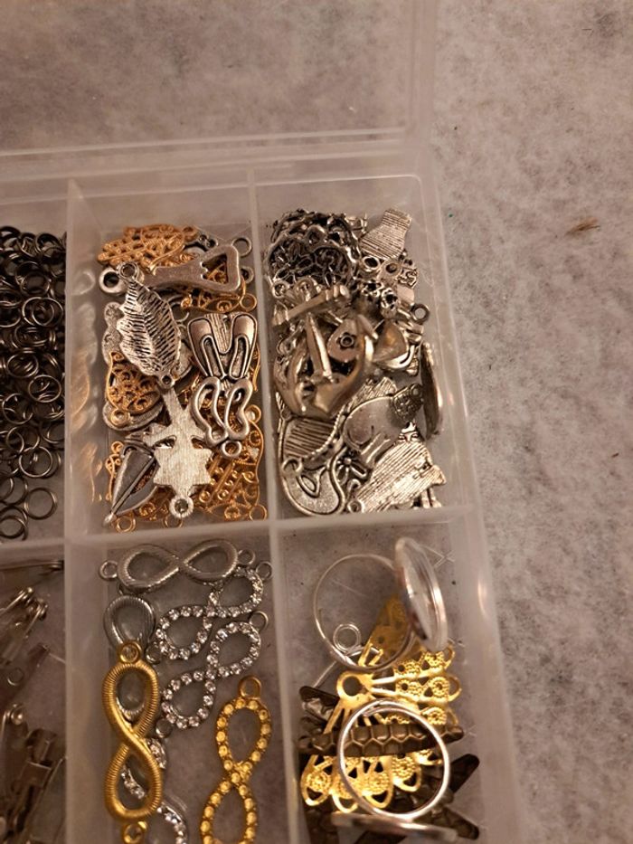 Breloques argenté et doré avec boîte - photo numéro 5