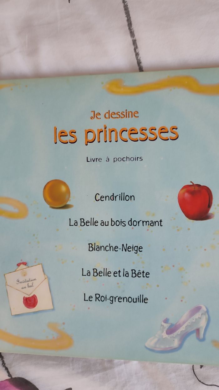 Livre à pochoirs princesses Éditions Babiroussa - photo numéro 3