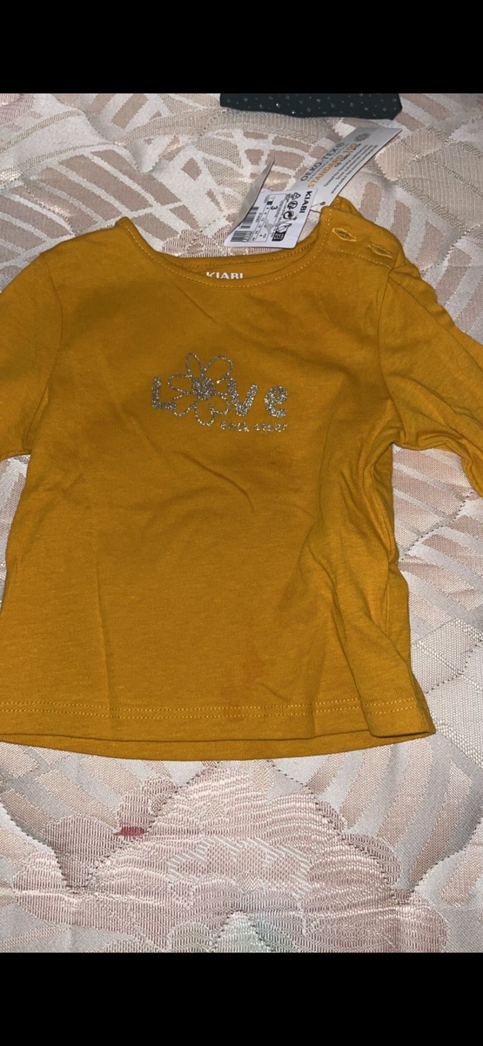 Lot tee shirt et sous pull - photo numéro 3